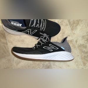 Mens New Balance Roav shoes